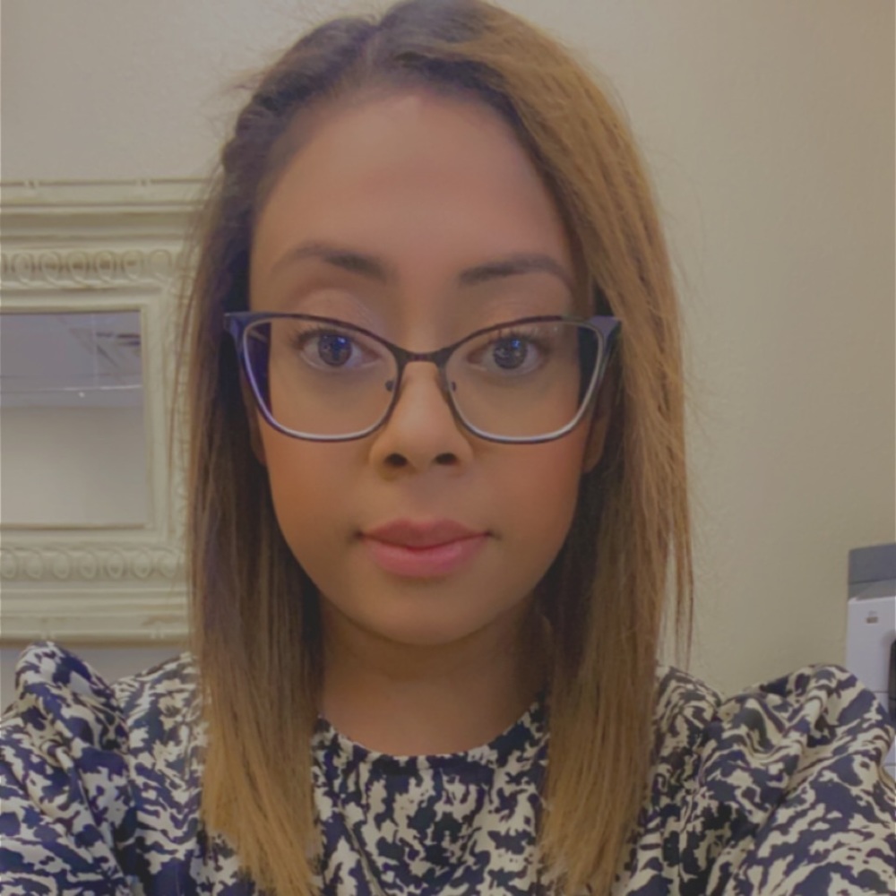 Meet your Posher, Rina